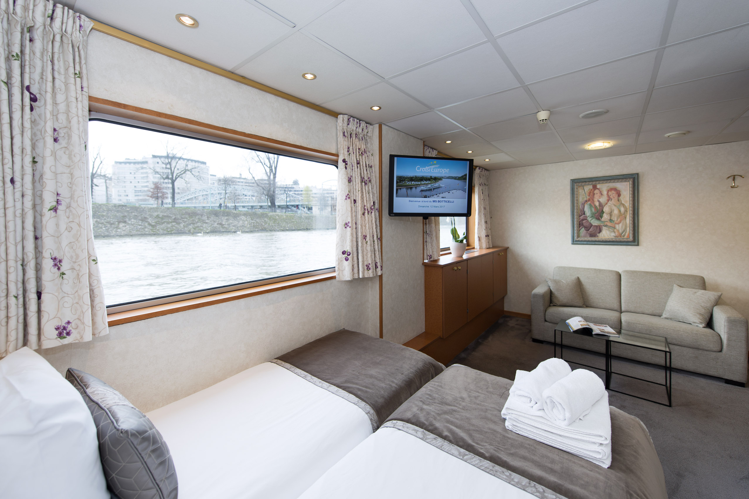CroisiEurope MS Botticielli Suite 2.jpg